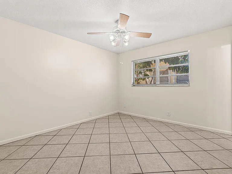 504 9th Ave N #508 — Photo 16