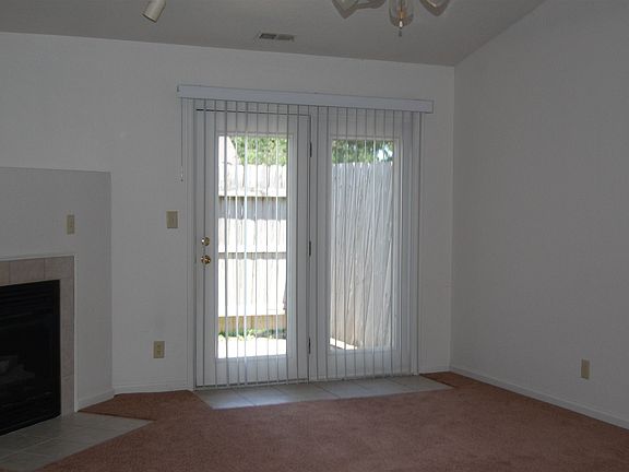 3rd image of 22 Tuscany Ct