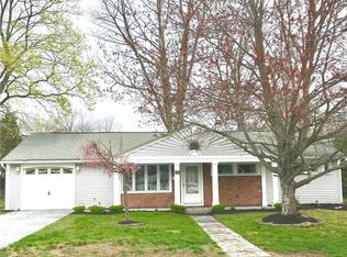 29 Gerald St, Warwick, RI 02886