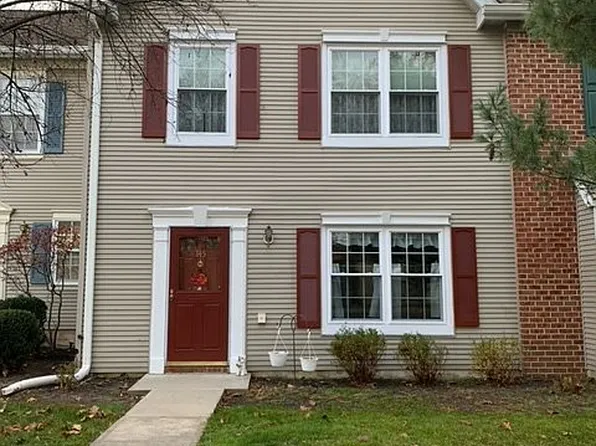 145 Lindsey Ct #323, Franklin Park, NJ 08823