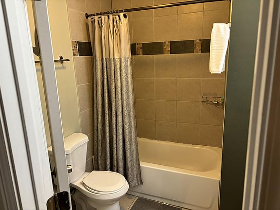 5th image of 13536 37th Ave S APT 3