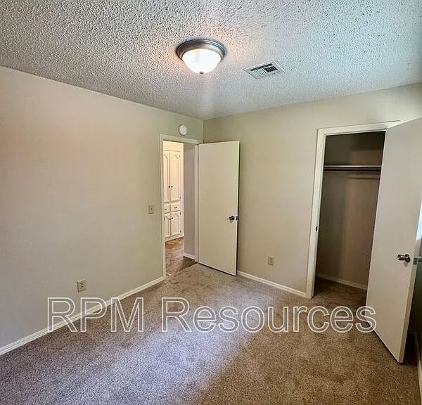 405 Meadow Lake Dr — Photo 20