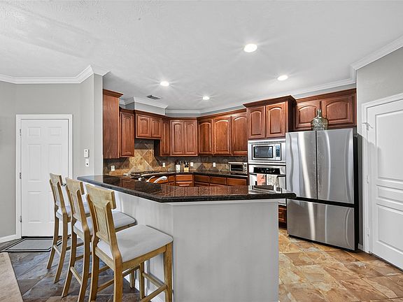 5th image of 5425 Kiam St