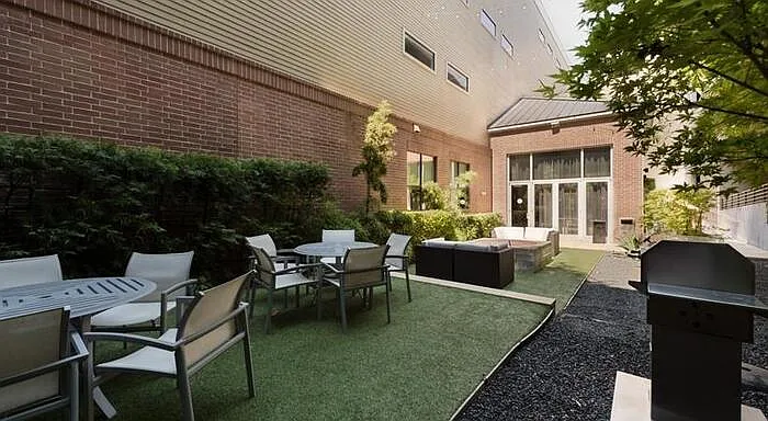 2700 Brazos St #B3 — Photo 5