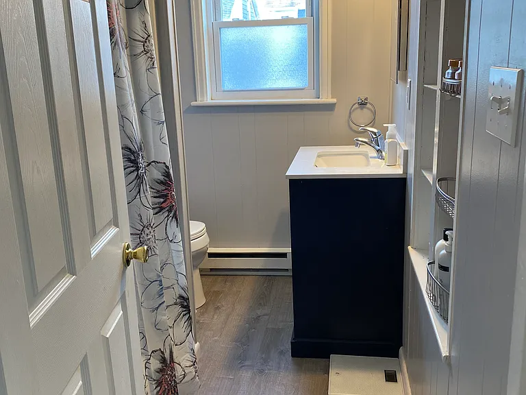 511 W Broad St #6 — Photo 13