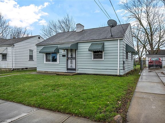 2nd image of 13117 Wainfleet Ave