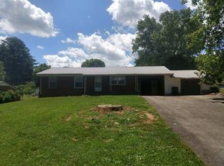 659 Edgewood Dr N, Sparta, TN 38583