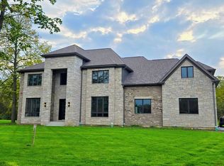 29 Abbey Woods Dr, Barrington Hills, IL 60010
