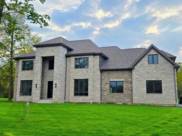29 Abbey Woods Dr, Barrington Hills, IL 60010