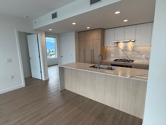 3rd image of 2135 Springer Ave #3108