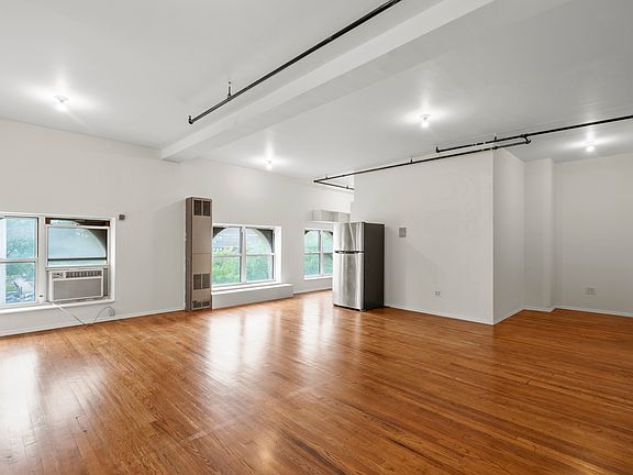 3rd image of 16 Manhattan Ave APT 4C