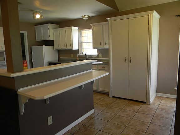 4th image of 10777 Forest Dr