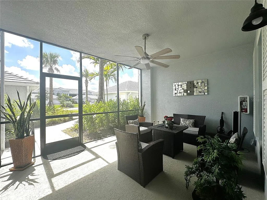2 bed, 2.0 bath, 1366 sqft, $6,000 — Photo 4