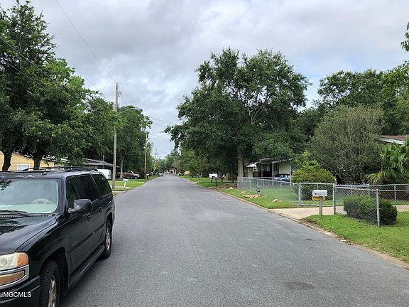 2nd image of 2823 Criswell Ave