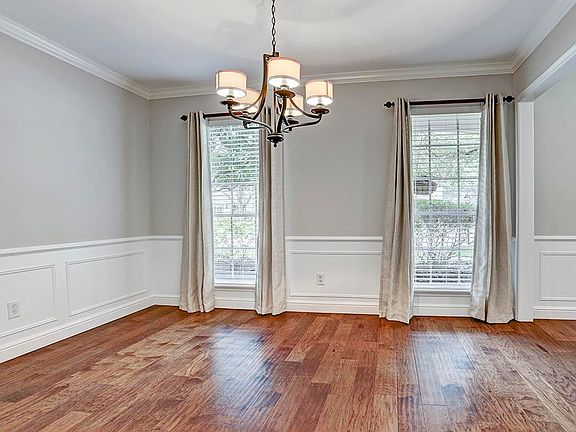5th image of 751 Thistlewood Dr