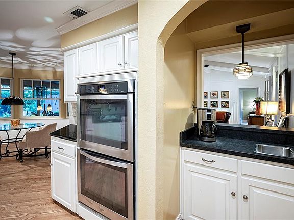 5th image of 4038 Shady Hill Dr