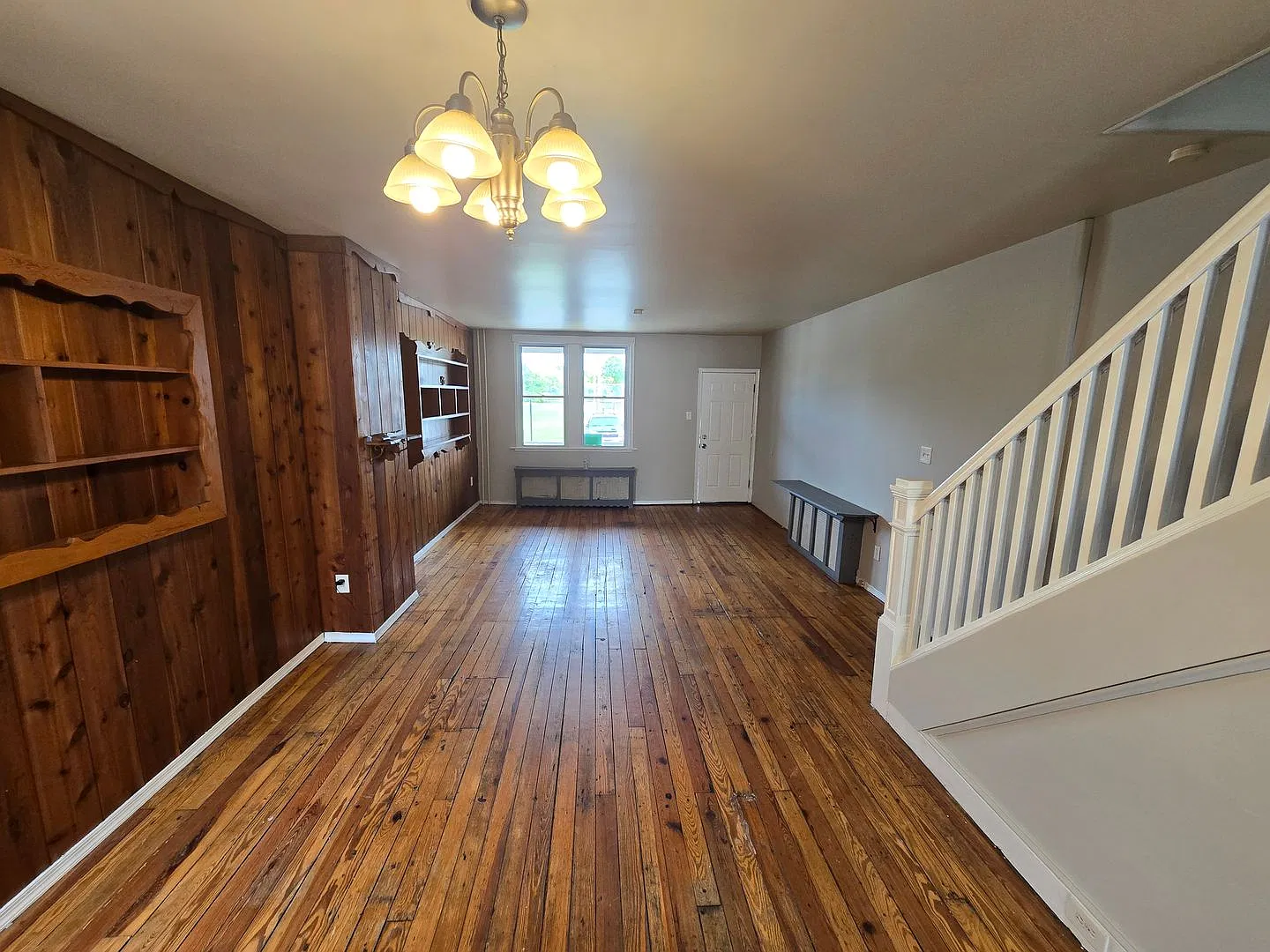 3 Bedroom Home - Bristol Borough Available 09/11/2026 — Photo 2