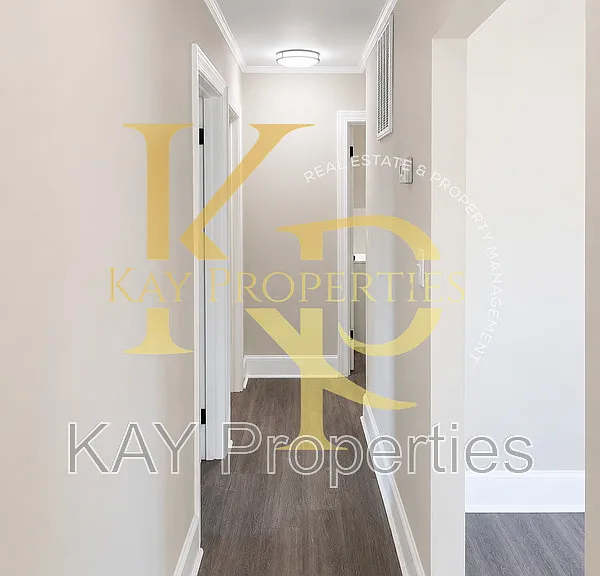 1200 E Holly St — Photo 11