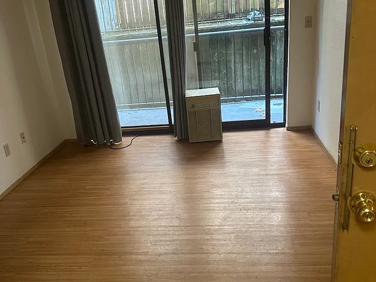 4253 8th Ave NE #102 — Photo 12