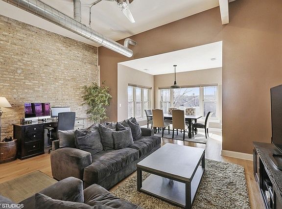 2nd image of 4457 N Magnolia Ave APT 3