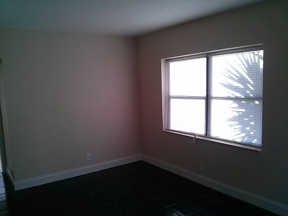 5th image of 1028 NW 7th Ter