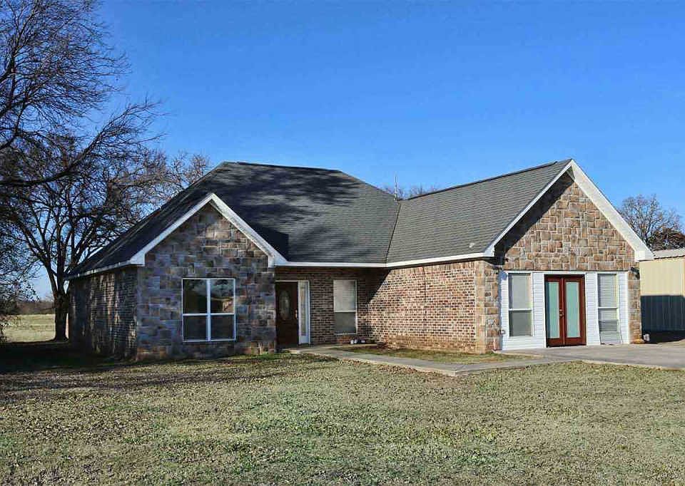 1st image of 7 Arrowhead Dr