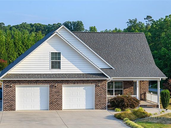 2nd image of 100 Rivercliff Drive