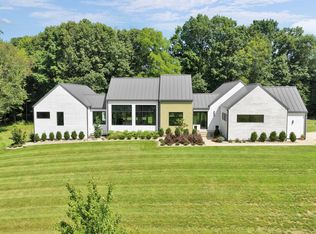 104 Apple Valley Ln, Granville, OH 43023
