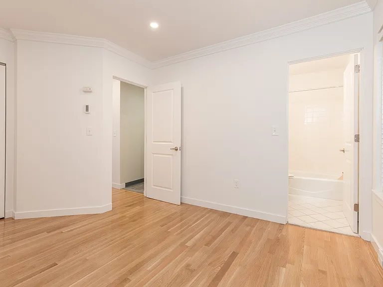 99 W Springfield St #3 — Photo 7
