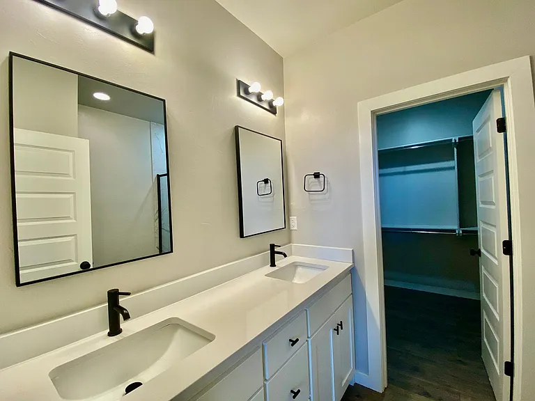 4923 Spring Ridge — Photo 9