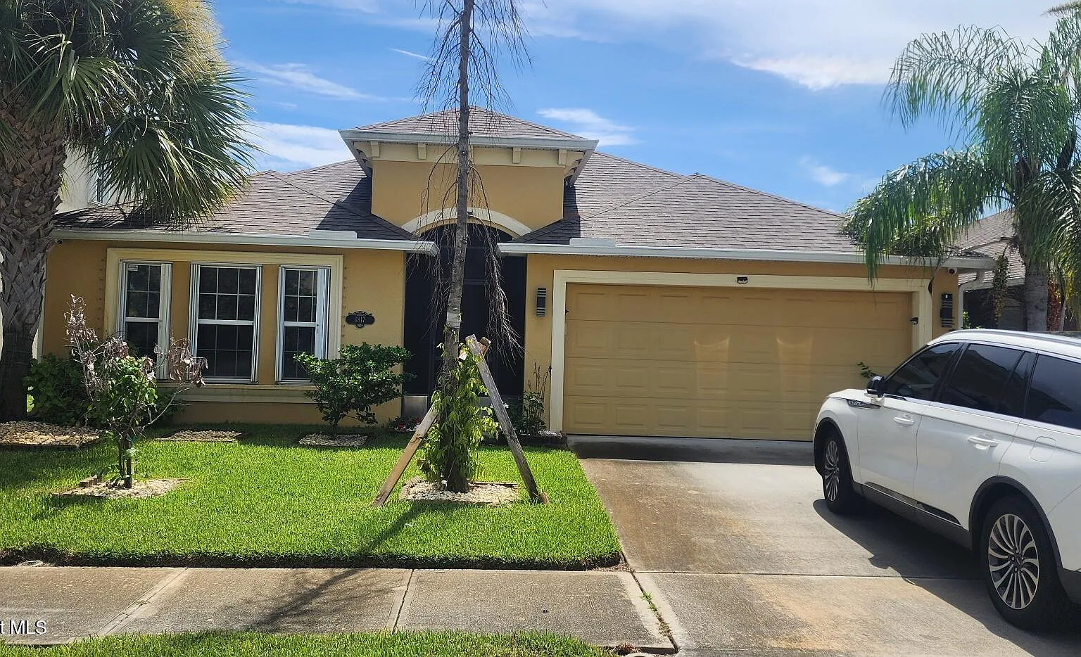 3 bed, 2.0 bath, 1559 sqft, $2,500 — Photo 1