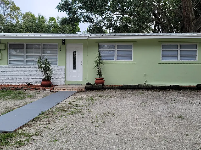 664 Colson Dr — Photo 1