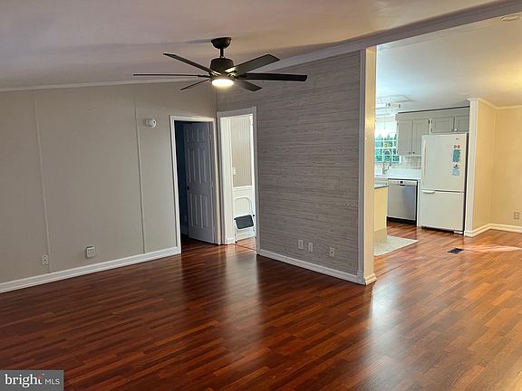 2nd image of 746 Valley Dr