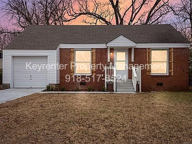 537 S Marion Ave — Photo 2