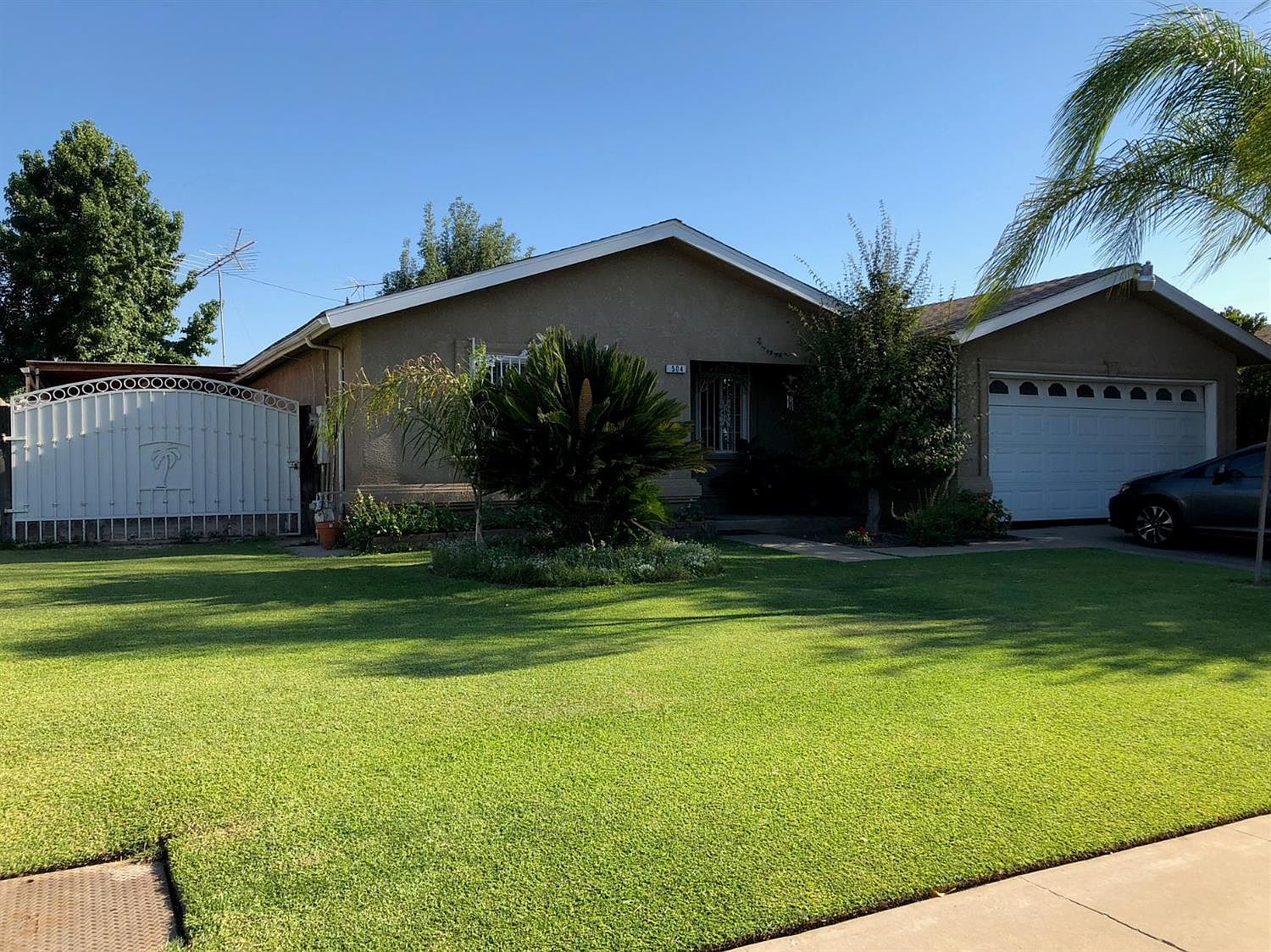 504 E Clark St, Madera, CA 93638 Zillow
