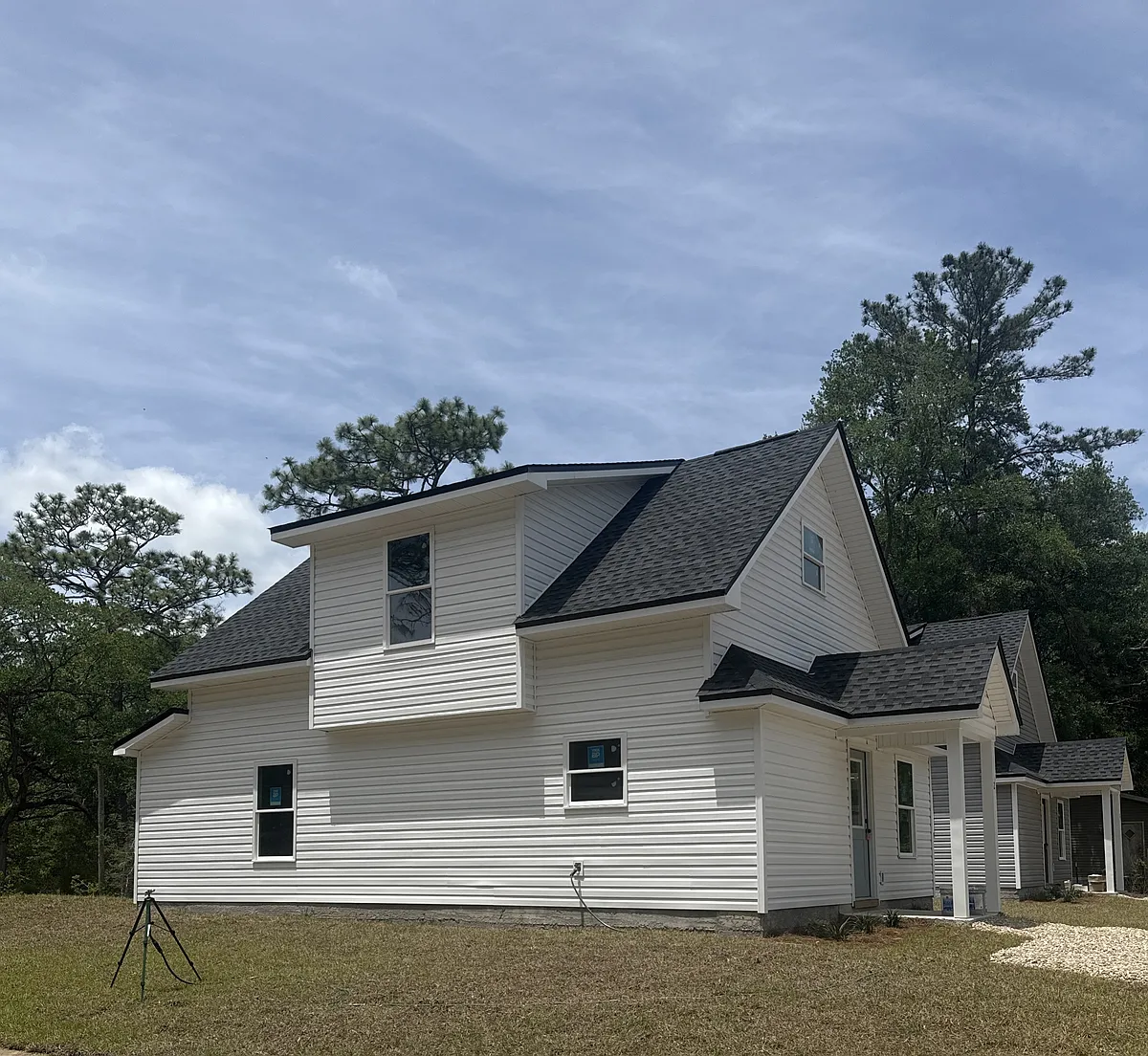 Building Photo - 2 Lake Ellen Dr