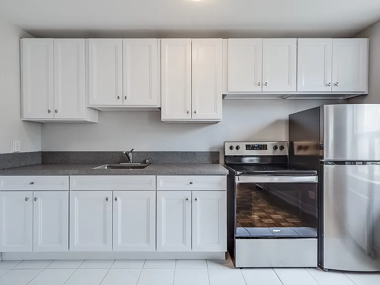 35 Spencer Ave — Photo 13