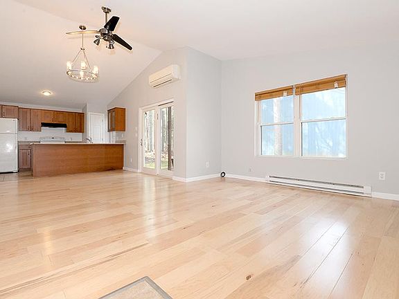4th image of 34 Arrow Wood Pl