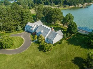 42 Stannard Ave, Branford, CT 06405
