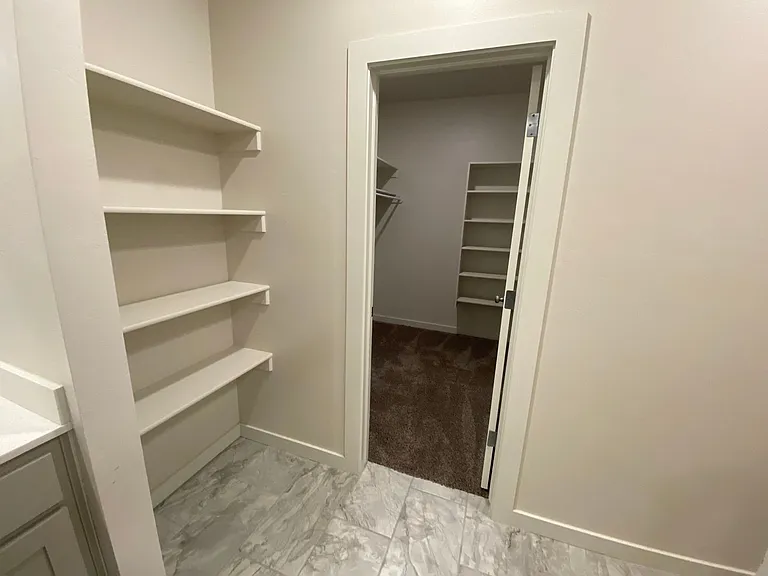 504 Martina Ln — Photo 28