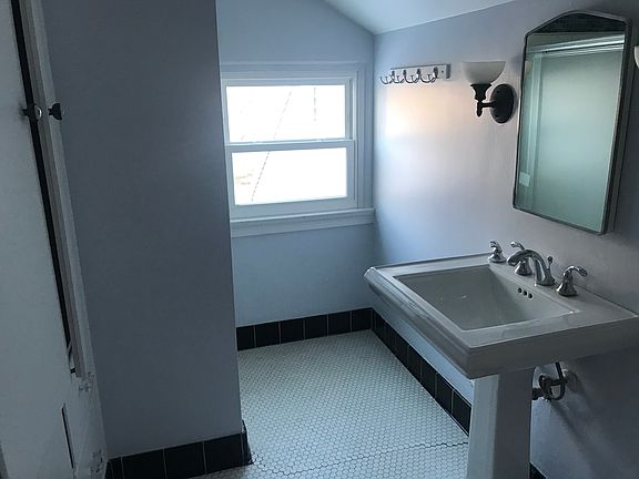 Upstairs bathroom 
