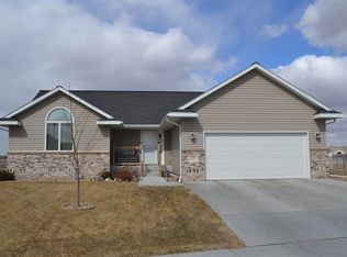 1711 W 13th Street Pl, Kearney, NE 68845