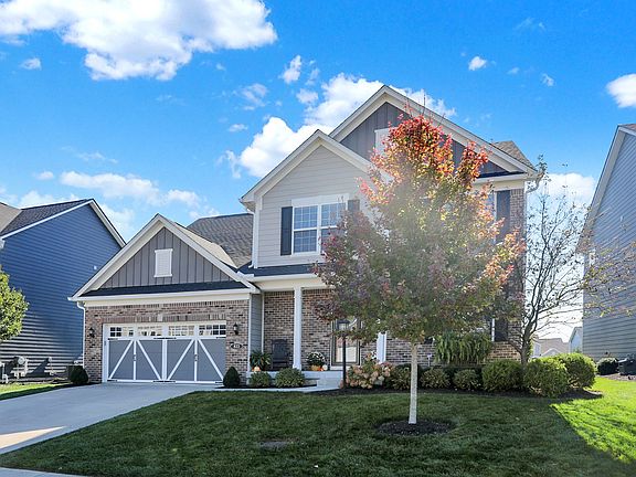 3rd image of 833 Silverheels Dr