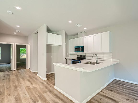 4th image of 12565 Melville Dr #324