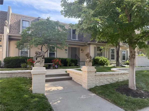 6724 W 109th St APT D, Overland Park, KS 66211