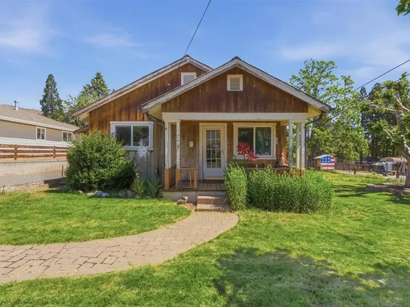 742 North St, Yreka, CA 96097