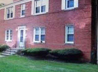 10536 S Walden Pkwy #1E, Chicago, IL 60643
