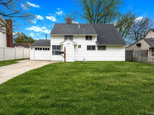 82 Elm Drive N, Levittown, NY 11756