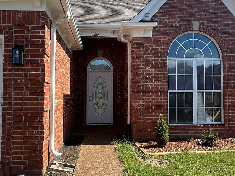 1686 N Frence Creek Cv — Photo 2
