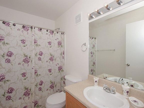 spare bedroom bathroom